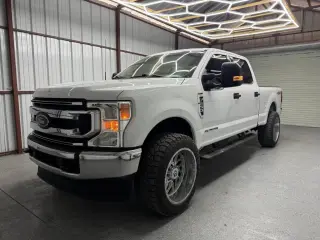 Ford F-250 Super Duty 2022 4x4 XLT 4dr Crew Cab 6.8 ft. SB Pickup