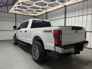 Ford F-250 Super Duty 2022 4x4 XLT 4dr Crew Cab 6.8 ft. SB Pickup