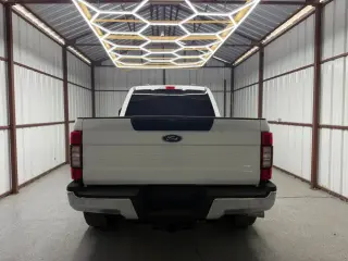 Ford F-250 Super Duty 2022 4x4 XLT 4dr Crew Cab 6.8 ft. SB Pickup