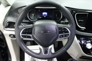 Chrysler Pacifica Plug-In Hybrid 2023 Touring L 4dr Mini-Van
