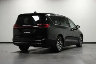 Chrysler Pacifica Plug-In Hybrid 2023 Touring L 4dr Mini-Van