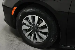 Chrysler Pacifica Plug-In Hybrid 2023 Touring L 4dr Mini-Van