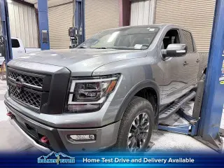 Nissan Titan 2024 4x4 PRO-4X 4dr Crew Cab 5.6 ft. SB