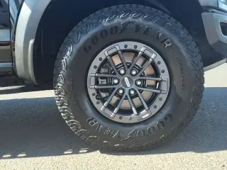 Ford F-150 2020 4x4 Raptor 4dr SuperCrew 5.5 ft. SB