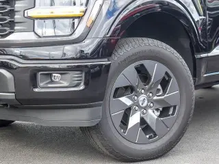 Ford F-150 2025 4x4 STX 4dr SuperCrew 5.5 ft. SB