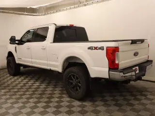 Ford F-250 Super Duty 2018 4x4 Lariat 4dr Crew Cab 8 ft. LB Pickup