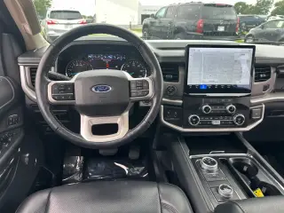 Ford Expedition 2022 4x4 XLT 4dr SUV