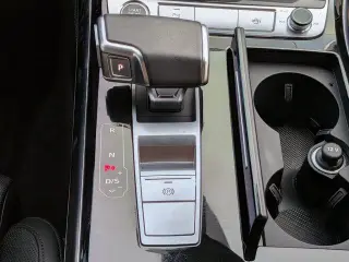 Audi A8 L 2022 AWD quattro 55 TFSI 4dr Sedan