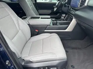 Toyota Tundra 2023 4x4 Limited HV 4dr CrewMax Cab Pickup SB