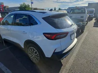 Ford Escape Plug-In Hybrid 2023 Base 4dr SUV