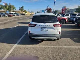 Ford Escape Plug-In Hybrid 2023 Base 4dr SUV