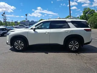 Nissan Pathfinder 2023 AWD SL 4dr SUV