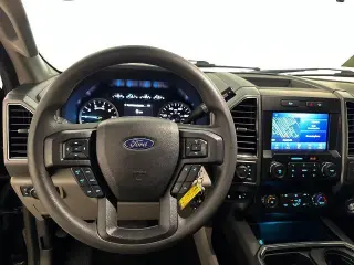Ford F-250 Super Duty 2022 4x4 XLT 4dr Crew Cab 6.8 ft. SB Pickup