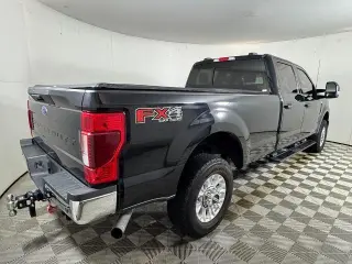 Ford F-250 Super Duty 2022 4x4 XLT 4dr Crew Cab 6.8 ft. SB Pickup