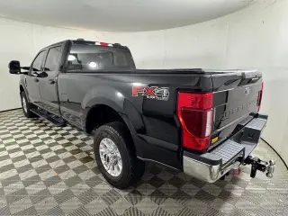 Ford F-250 Super Duty 2022 4x4 XLT 4dr Crew Cab 6.8 ft. SB Pickup