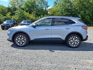 Ford Escape 2022 AWD Titanium 4dr SUV