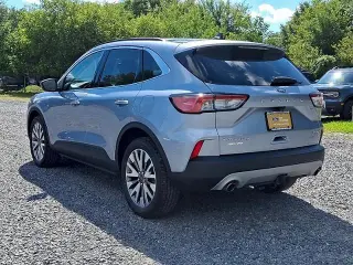 Ford Escape 2022 AWD Titanium 4dr SUV