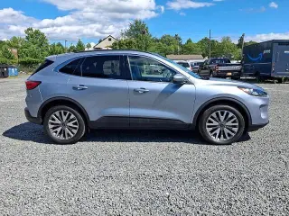 Ford Escape 2022 AWD Titanium 4dr SUV