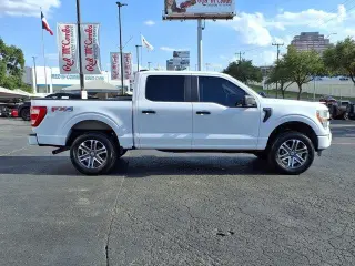 Ford F-150 2022 4x4 XL 4dr SuperCrew 5.5 ft. SB