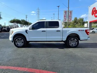 Ford F-150 2022 4x4 XL 4dr SuperCrew 5.5 ft. SB