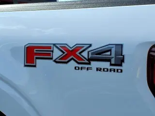 Ford F-150 2022 4x4 XL 4dr SuperCrew 5.5 ft. SB