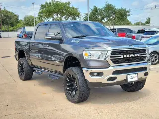 Ram 1500 2022 4x4 Lone Star 4dr Crew Cab 5.6 ft. SB Pickup