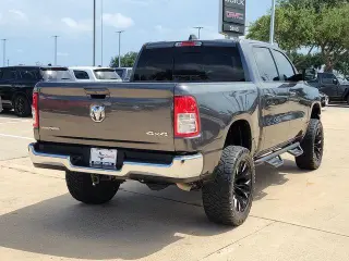 Ram 1500 2022 4x4 Lone Star 4dr Crew Cab 5.6 ft. SB Pickup