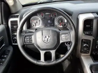 Ram 1500 2015 4x4 SLT 4dr Crew Cab 5.5 ft. SB Pickup