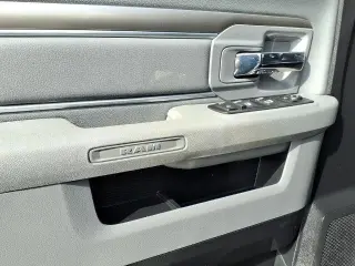 Ram 1500 2015 4x4 SLT 4dr Crew Cab 5.5 ft. SB Pickup