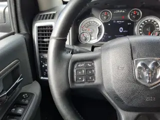 Ram 1500 2015 4x4 SLT 4dr Crew Cab 5.5 ft. SB Pickup