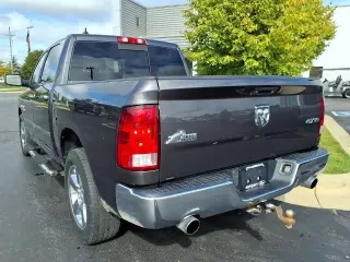 Ram 1500 2015 4x4 SLT 4dr Crew Cab 5.5 ft. SB Pickup