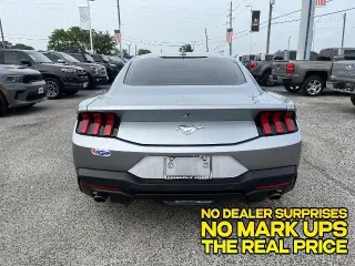 Ford Mustang 2024 EcoBoost 2dr Fastback