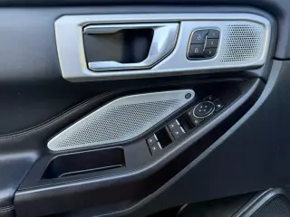 Ford Explorer 2020 AWD Platinum 4dr SUV