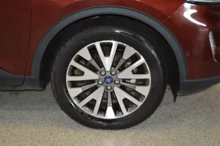 Ford Escape Hybrid 2021 AWD Titanium 4dr SUV