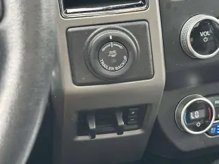 Ford Expedition 2020 4x4 XLT 4dr SUV