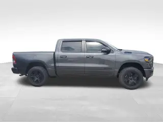 Ram 1500 2022 4x4 Big Horn 4dr Crew Cab 5.6 ft. SB Pickup