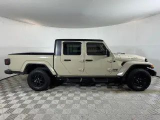 Jeep Gladiator 2022 4x4 Sport 4dr Crew Cab 5.0 ft. SB