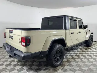 Jeep Gladiator 2022 4x4 Sport 4dr Crew Cab 5.0 ft. SB