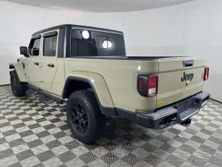 Jeep Gladiator 2022 4x4 Sport 4dr Crew Cab 5.0 ft. SB