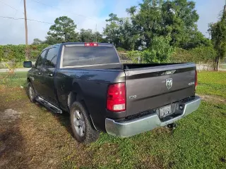 Ram 1500 Classic 2021 4x4 SLT 4dr Crew Cab 6.3 ft. SB Pickup