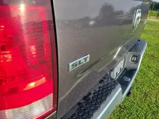 Ram 1500 Classic 2021 4x4 SLT 4dr Crew Cab 6.3 ft. SB Pickup