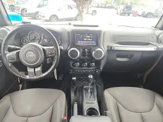 Jeep Wrangler Unlimited 2017 4x4 Sahara 4dr SUV