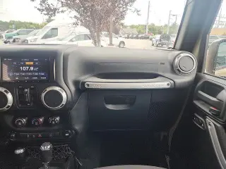 Jeep Wrangler Unlimited 2017 4x4 Sahara 4dr SUV