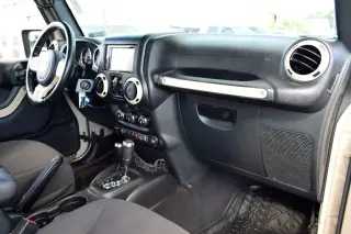 Jeep Wrangler Unlimited 2016 4x4 Sport 4dr SUV
