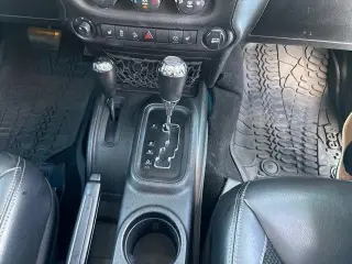 Jeep Wrangler Unlimited 2017 4x4 Sahara 4dr SUV
