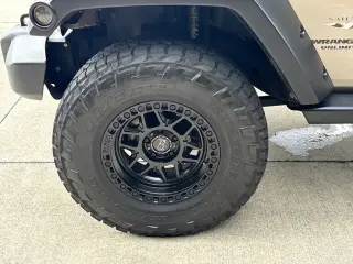 Jeep Wrangler Unlimited 2016 4x4 Sahara 4dr SUV