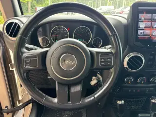 Jeep Wrangler Unlimited 2016 4x4 Sahara 4dr SUV