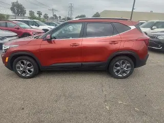 Kia Seltos 2024 S 4dr SUV