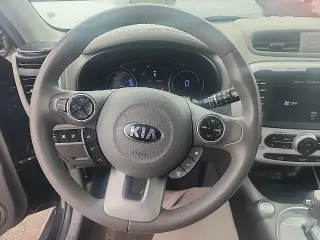 Kia Soul EV 2017 + 4dr Crossover