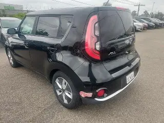 Kia Soul EV 2017 + 4dr Crossover
